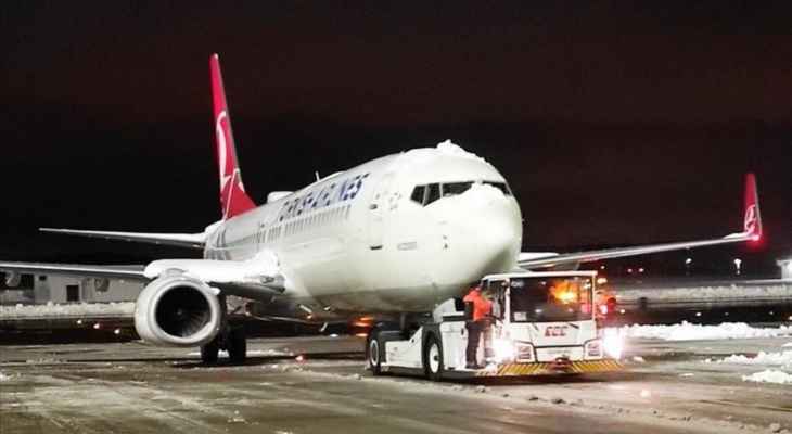 استئناف تدريجي لحركة الملاحة في مطار اسطنبول بعد توقفها ليومين بسبب العاصفة الثلجية