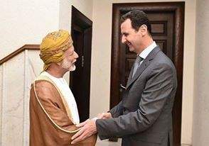 الأسد يستقبل وزير الخارجية العماني يوسف بن علوي في هذه الأثناء
