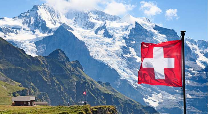 مقتل ثلاثة أشخاص في تحطّم طائرة سياحية صغيرة في غرب سويسرا