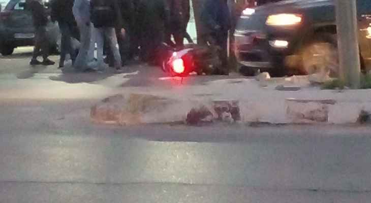 "النشرة": قتيل جراء حادث سير بين سيارة ودراجة نارية على اوتوستراد زفتا محلة مفرق النميرية
