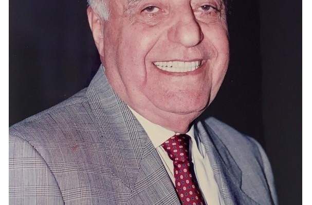 وفاة النائب السابق حبيب حكيم عن عمر 95 عامًا 