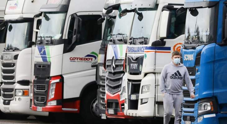 النقل الفرنسية: سيسمح لسائقي الشاحنات دخول البلاد من بريطانيا شرط عدم إصابتهم بكورونا