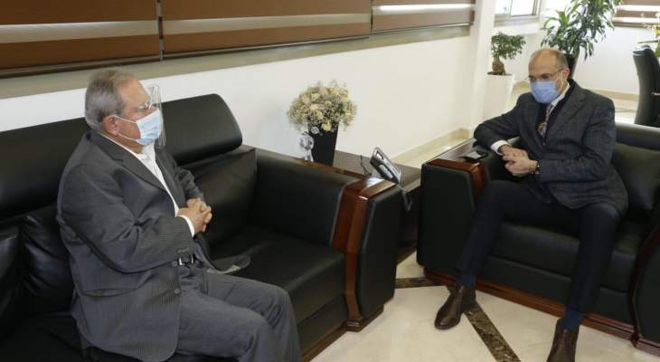 النائب حميّد بحث مع الوزير حسن في الإستعدادات لافتتاح مستشفى بيت ليف الحكومي