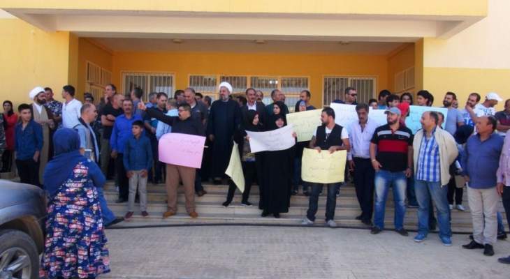 اعتصام ببريتال أمام ثانوية البلدية احتجاجا على تراجع المستوى التعليمي