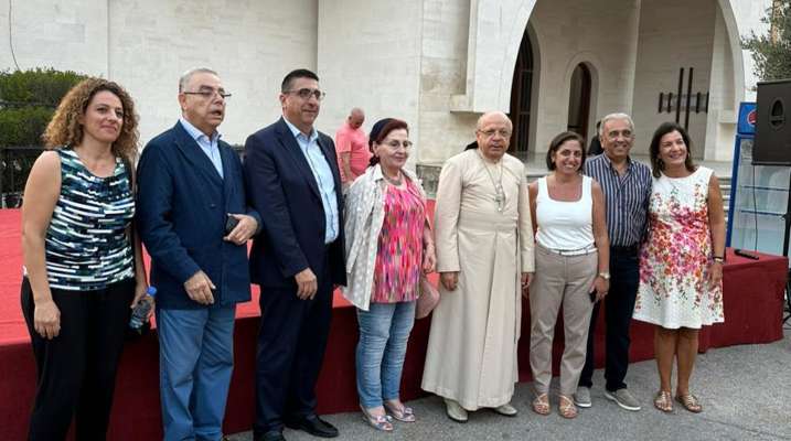 الحجار في إفتتاح مهرجان "سوا بلونة": القطاع العام يملك قدرات ولو لم ينذر حياته للبلد لما بقي بلد