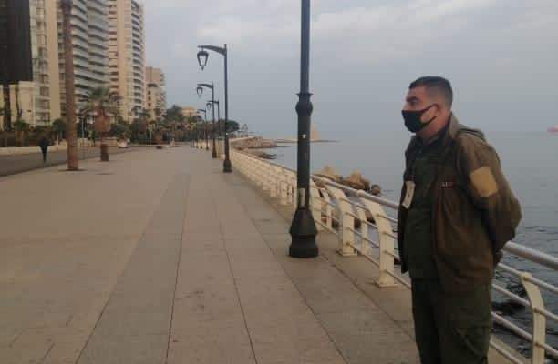 دوريات لفوج حرس بيروت تنفيذاً لإجراءات الإغلاق العام بتوجيه من عبود