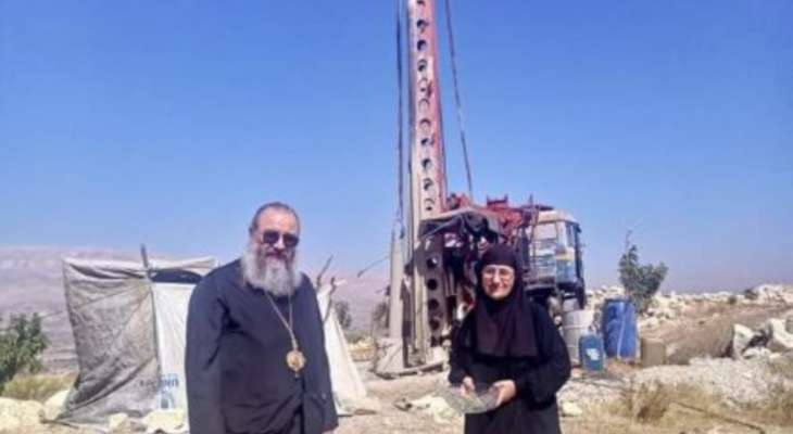 راعي ابرشية زحلة أقام الصلاة لأجل مباركة حفر بئر مياه في دير ميلاد السيدة - قوسايا