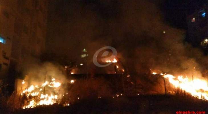 النشرة: اخماد حريق كبير في محلة طلعة المحافظ في صيدا