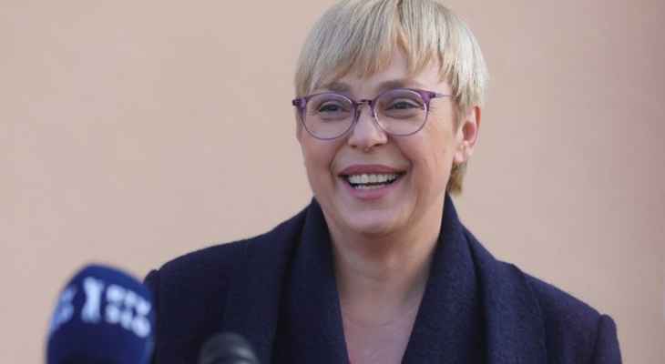 انتخاب المحامية ناتاشا بيرتس موسار رئيسة لسلوفينيا وهي أول امرأة تتولى هذا المنصب