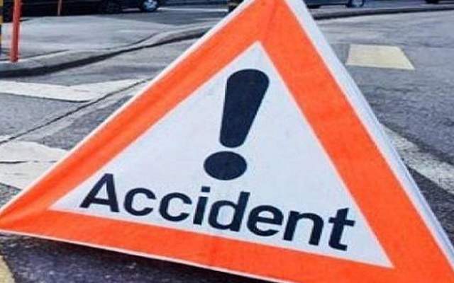 النشرة: 3 حوادث سير على جسر الخردلي نتيجة انزلاق سيارات بسبب تسرب مازوت