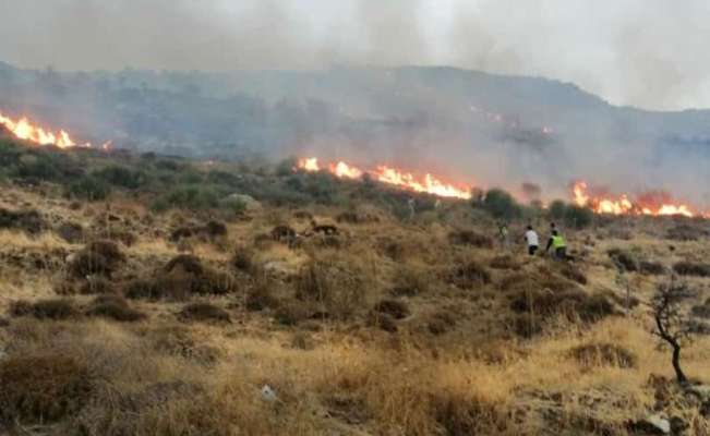 النشرة: حريق في خراج بلدة عرمتى والدفاع المدني والأهالي يقومون بإخماد الحريق بصعوبة