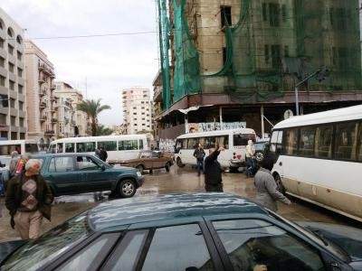 سائقو الباصات في العبدة حلبا نظموا اعتصاما رمزيا