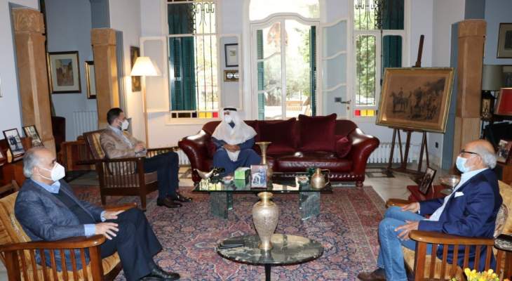 السفير الكويتي في لبنان زار رئيس اللقاء الديمقراطي وجرى عرض للمستجدات