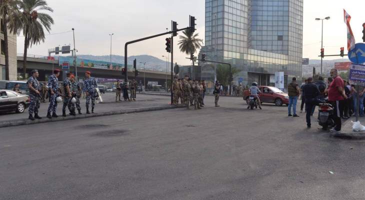 تفاوض بين الجيش والمتظاهرين لفتح طريق الشيفروليه