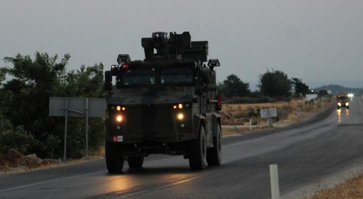 وصول قافلة مؤلفة من 50 مدرعة تحمل قوات تركية إلى الحدود مع سوريا