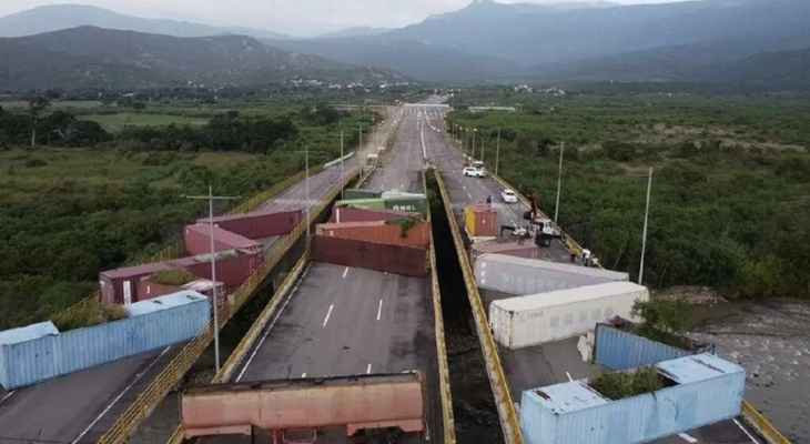 سلطتا كولومبيا وفنزويلا افتتحتا جسرا رئيسيا ظل مغلقا لأكثر من سبع سنوات