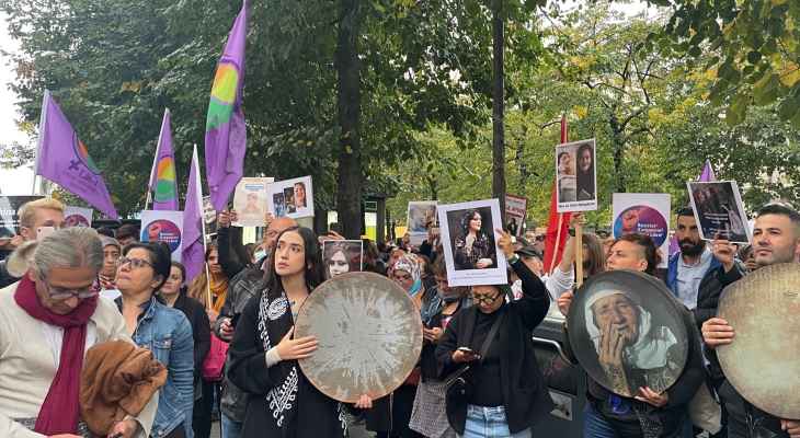 المئات تظاهروا في باريس تنديدا بالقيادة الإيرانية