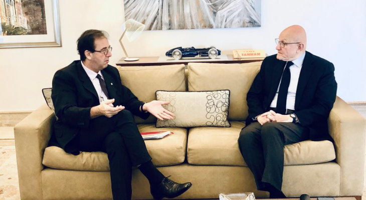  سلام التقى سفير فرنسا في لبنان برونو فوشيه 