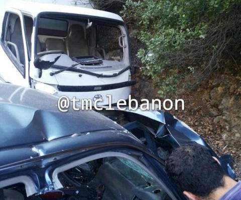 التحكم المروري: قتيلان وجريحان بحادث سير على طريق ملتقى النهرين- الشوف