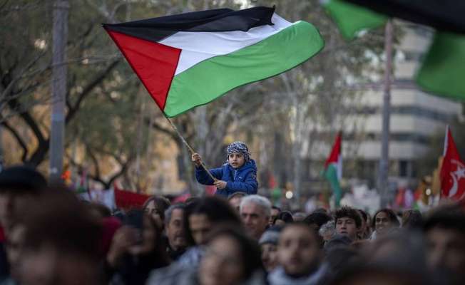 "الخليج": الاعترافات الأوروبية بالدولة الفلسطينية هزيمة دبلوماسية لإسرائيل ولسياساتها القائمة على التوسع والعدوان