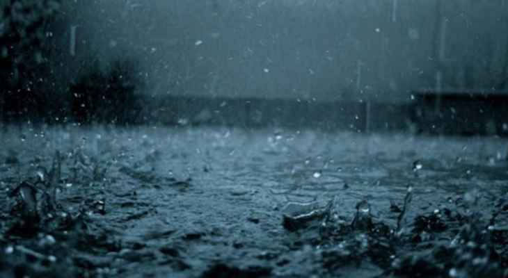 النشرة: تساقط أمطار غزيرة في مناطق النبطية واقليم التفاح وقوى الامن حذرت السائقين
