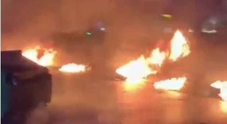 "الجديد": محتجون في طرابلس قطعوا طريق البوليفار بالإطارات المشتعلة احتجاجاً على تردي الأوضاع المعيشية