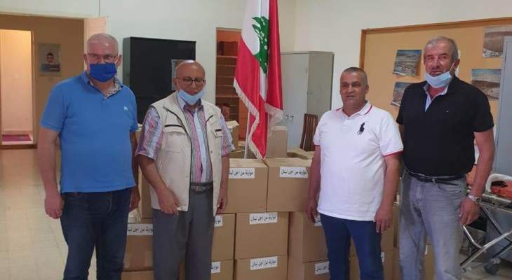 بلدية العاقورة تسلمت 100 حصة غذائية تقدمة من &quot;تجمع موارنة من أجل لبنان&quot;
