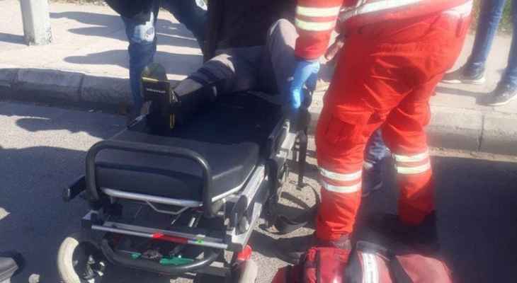 "النشرة": جريح جراء حادث سير بين سيارة ودراجة نارية عند دوار العربي في صيدا