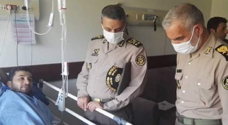 قائد الجيش الإيراني يتفقد مصابي حادث سفينة &quot;كنارك&quot;
