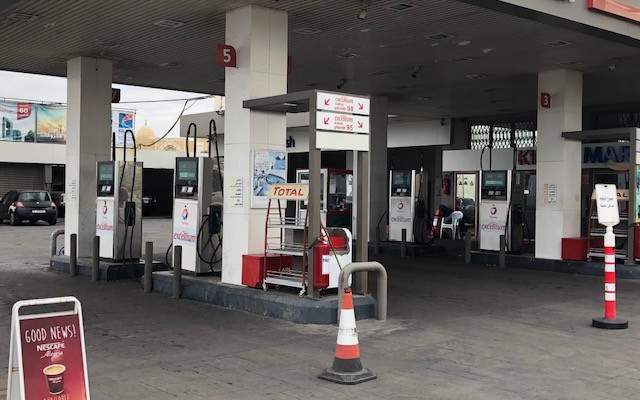 النشرة: محطات الوقود في صيدا التزمت بالاضراب