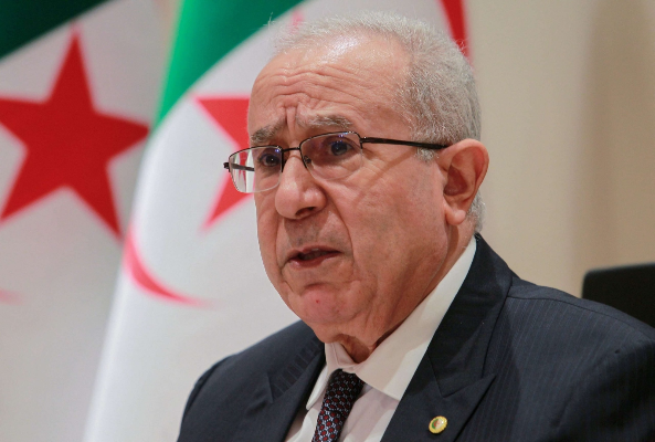 وزير خارجية الجزائر: تصريحات ماكرون إفلاس في مسألة الذاكرة