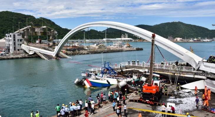 12 جريحا وستة مفقودين اثر انهيار جسر في تايوان