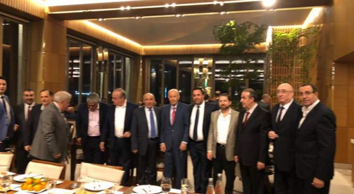 عشاء على شرف النائب فيصل كرامي في وسط بيروت حضره عدد من الشخصيات السياسية والاعلامية