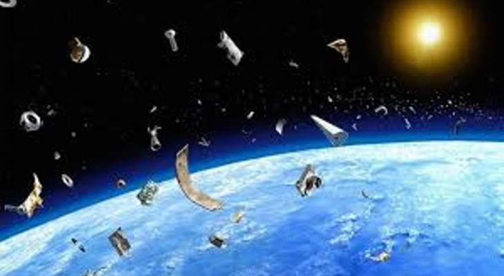علماء يستخدمون الليزر للتخلص من النفايات الفضائية حول الأرض