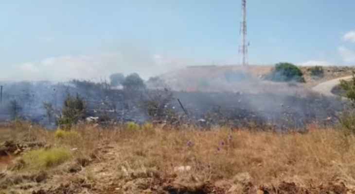 "النشرة": انفجار نحو 15 لغماً من مخلفات الاحتلال الإسرائيلي إثر حريق شب بمحاذاة الحدود في بنت جبيل