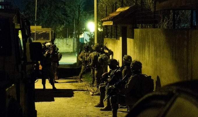 مقتل 3 فلسطينيين بينهما عنصرا امن أثناء اقتحام قوة خاصة إسرائيلية لمخيم جنين