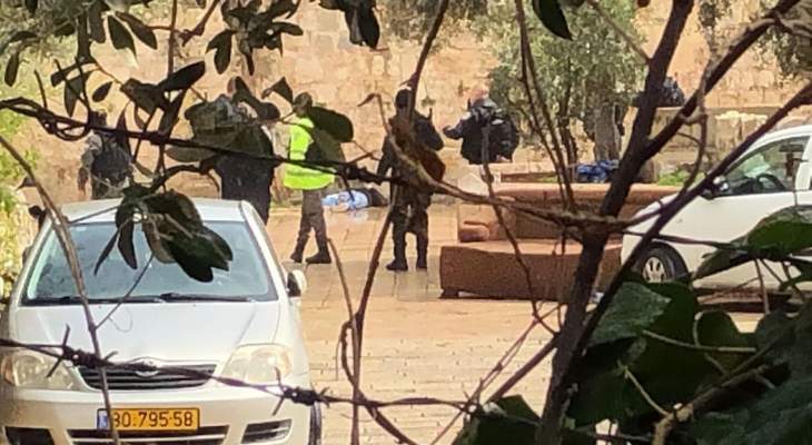الإعلام العبري: إطلاق النار على شاب في القدس بعد اشتباه بمحاولة تنفيذ عملية طعن