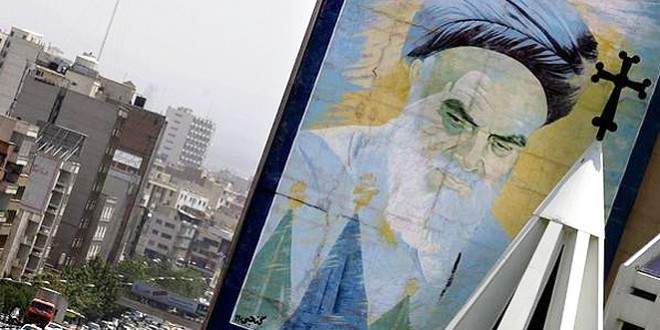 مطران الكنيسة الارمنية بإيران: حقوق الاقليات الدينية محفوظة بالدستور
