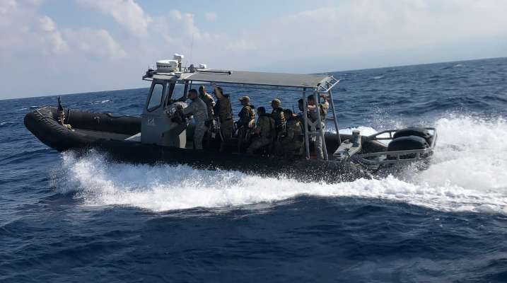 الجيش: عناصر من فوج مغاوير البحر نفذوا دوريات بحرية بالاشتراك مع فريق من القوات الخاصة الأردنية