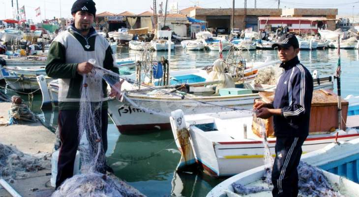 هبة مالية لصيادي الأسماك في صيدا بمسعى من بهية الحريري