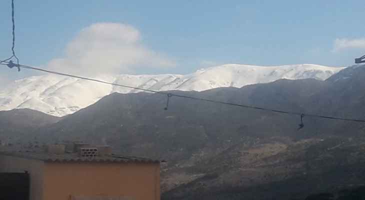 النشرة: تحسن الطقس في حاصبيا وسماكة الثلوج تتخطى المتر ونصف على قمم جبل الشيخ