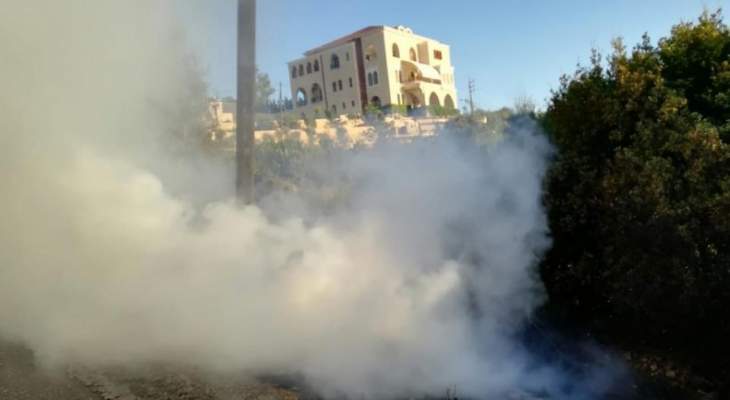 الدفاع المدني:إخماد حريق أعشاب يابسة وأشجار من السنديان في عيتات-عاليه