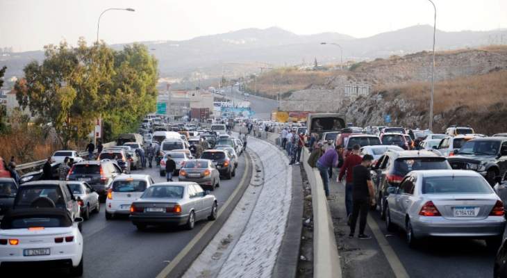 التحكم المروري: قطع السير على اوتوستراد الناعمة باتجاه بيروت