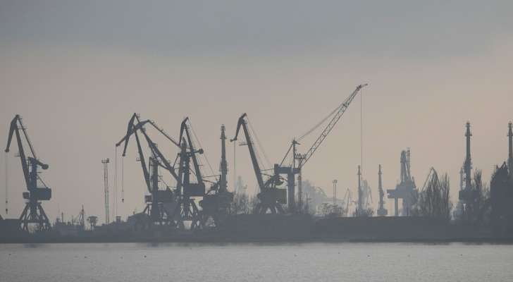 "تاس": دخول أول سفينة إلى ميناء ماريوبول الأوكراني بعد إزالة الألغام منه