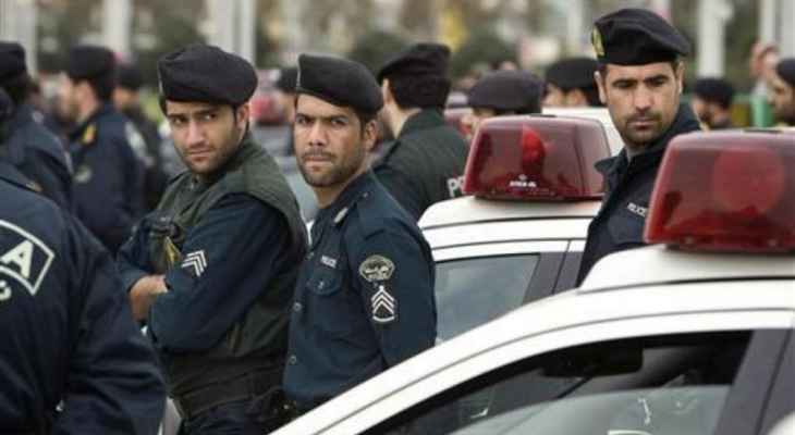 الشرطة الإيرانية تعتقل لاعبي كرة قدم بارزين في مداهمة لحفل بمناسبة العام الجديد