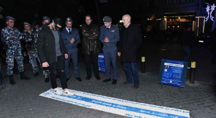 حملة توعوية لقوى الأمن حول السلامة المرورية وعدم القيادة تحت تأثير الكحول في ليلة رأس اسنة