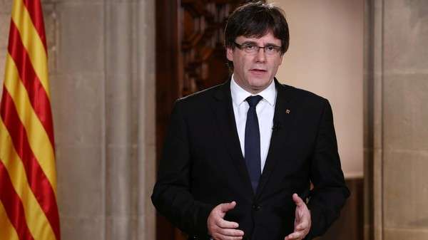 زعيم كتالونيا: لا أخشى إلقاء القبض علي لتنظيمي استفتاء الإستقلال