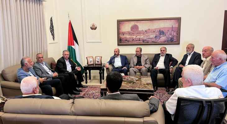 اجتماع بين "فتح" و"حماس": مظلّة حماية للمخيمات في ظل المخاوف من توترات أمنية واجتماعية