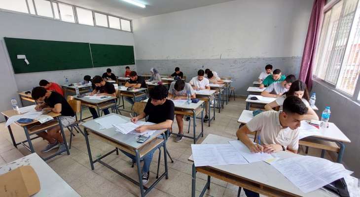 رئيس المنطقة التربوية بالجنوب: طلاب الشهادة الثانوية العامة يقاومون بامتحاناتهم