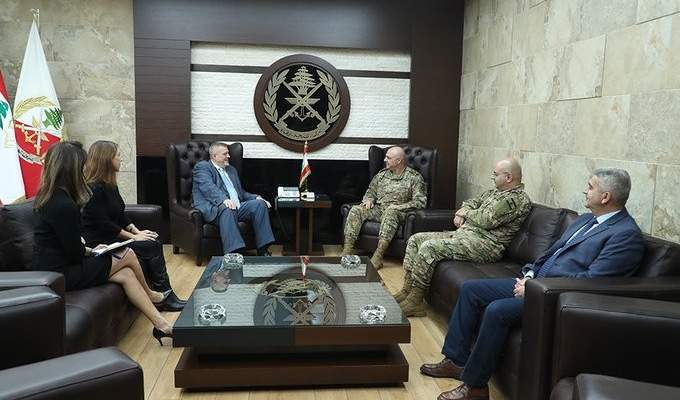 قائد الجيش التقى المنسّق الخاص للأمم المتحدة والأمين العام المساعد لجامعة الدول العربية